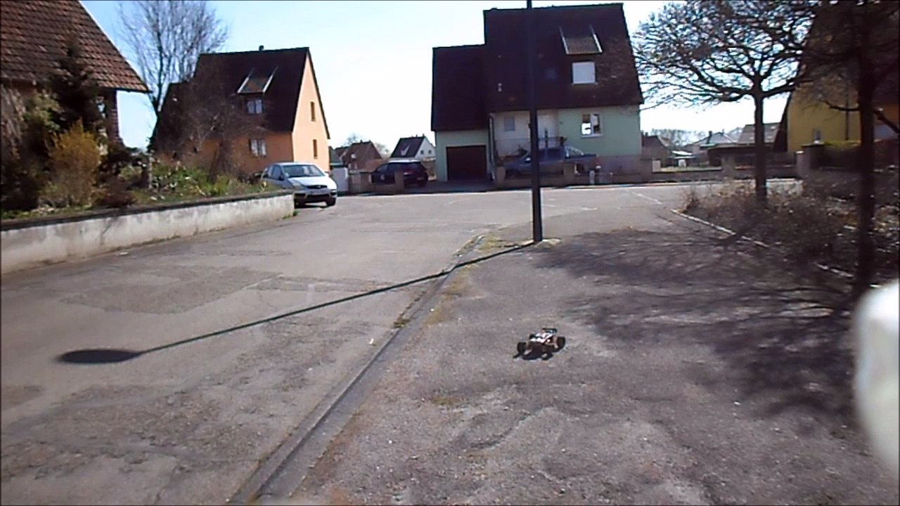 E-Revo 1/16 3S little street session