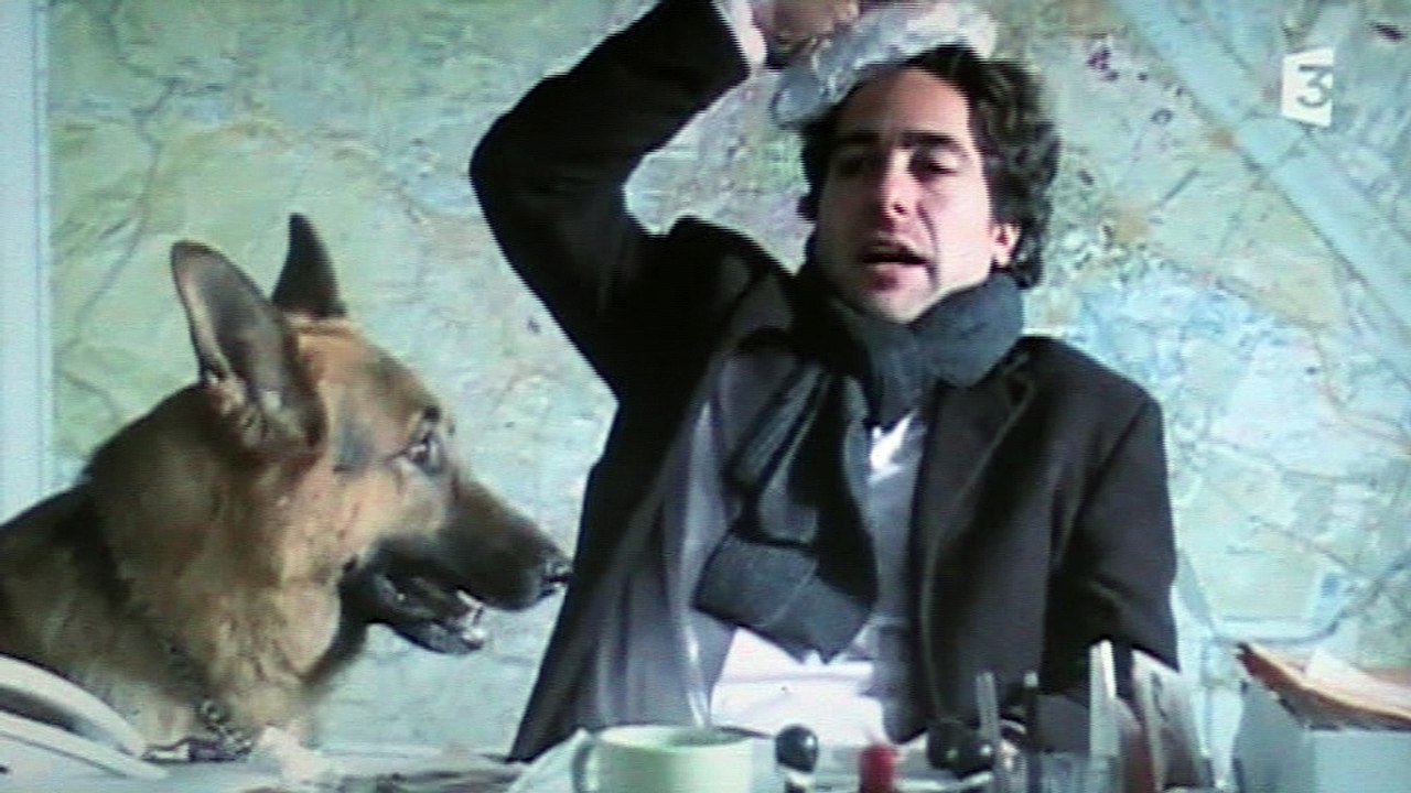 Kommissar Rex : "Qu'est-ce qu'il fesait dans mon sac ?"