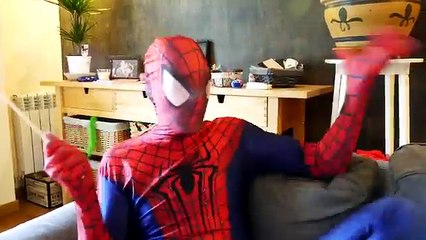 Princess Anna vs Frozen Elsa Pregnant w/ Spiderman & Spiderbaby in Real Life ft Pink Spide