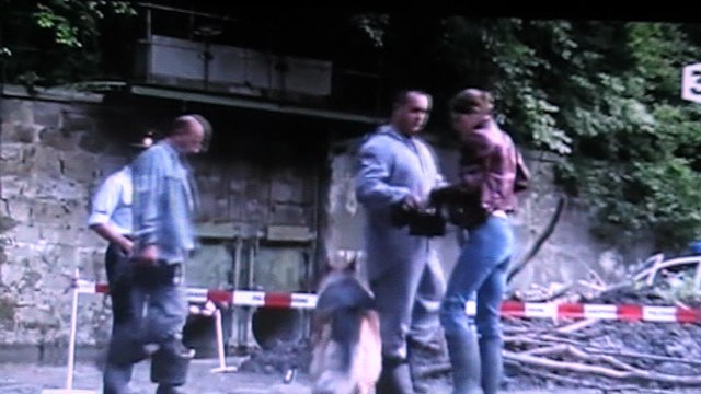 Kommissar Rex : Rex est ses petits chaussons.