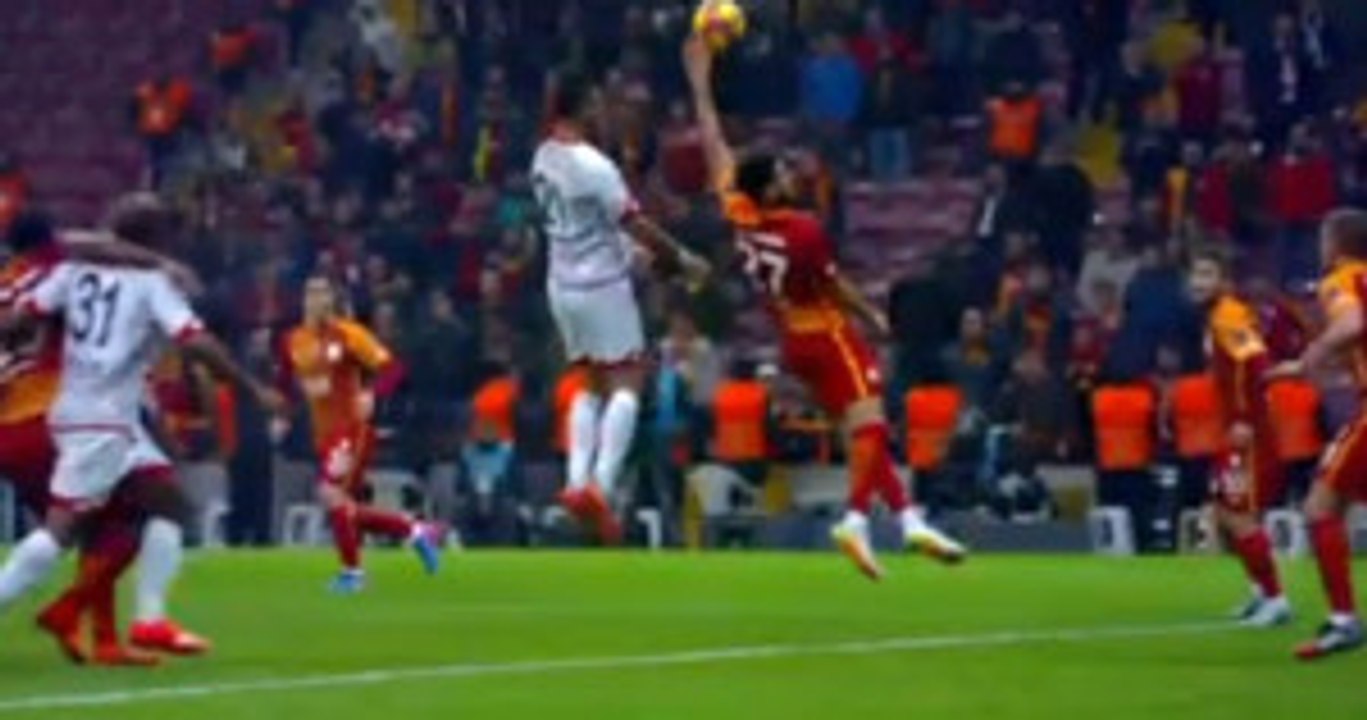 Fırat Aydınus, Gençlerbirliği Lehine 2 Dakikada 2 Penaltı Verdi