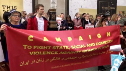 Londra'da Binlerce Kişi Kadın Hakları Için Yürüdü