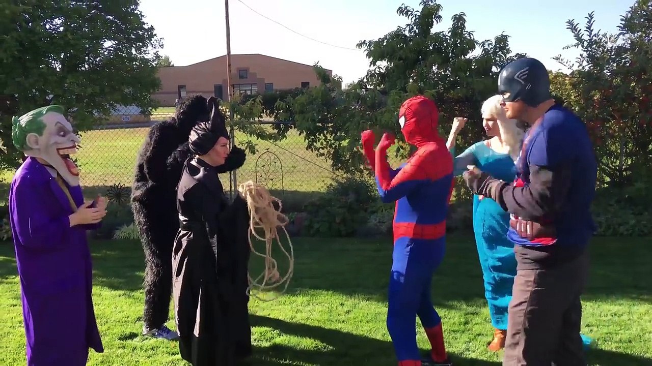 Съедает Эльза в в в в джокер дитя монстр кино розовый реальная Девушка-паук человек-паук супергерой вакуум с