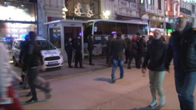 Hollanda Konsolosluğu Giriş Çıkışlara Kapatıldı