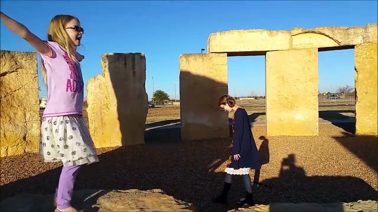 SUPER FUN DAY - Trip to STONEHENGE Vitt Dailies Life Vlog Vitt Sisters Travels Texas Landmark-hFR4R8BOHUM