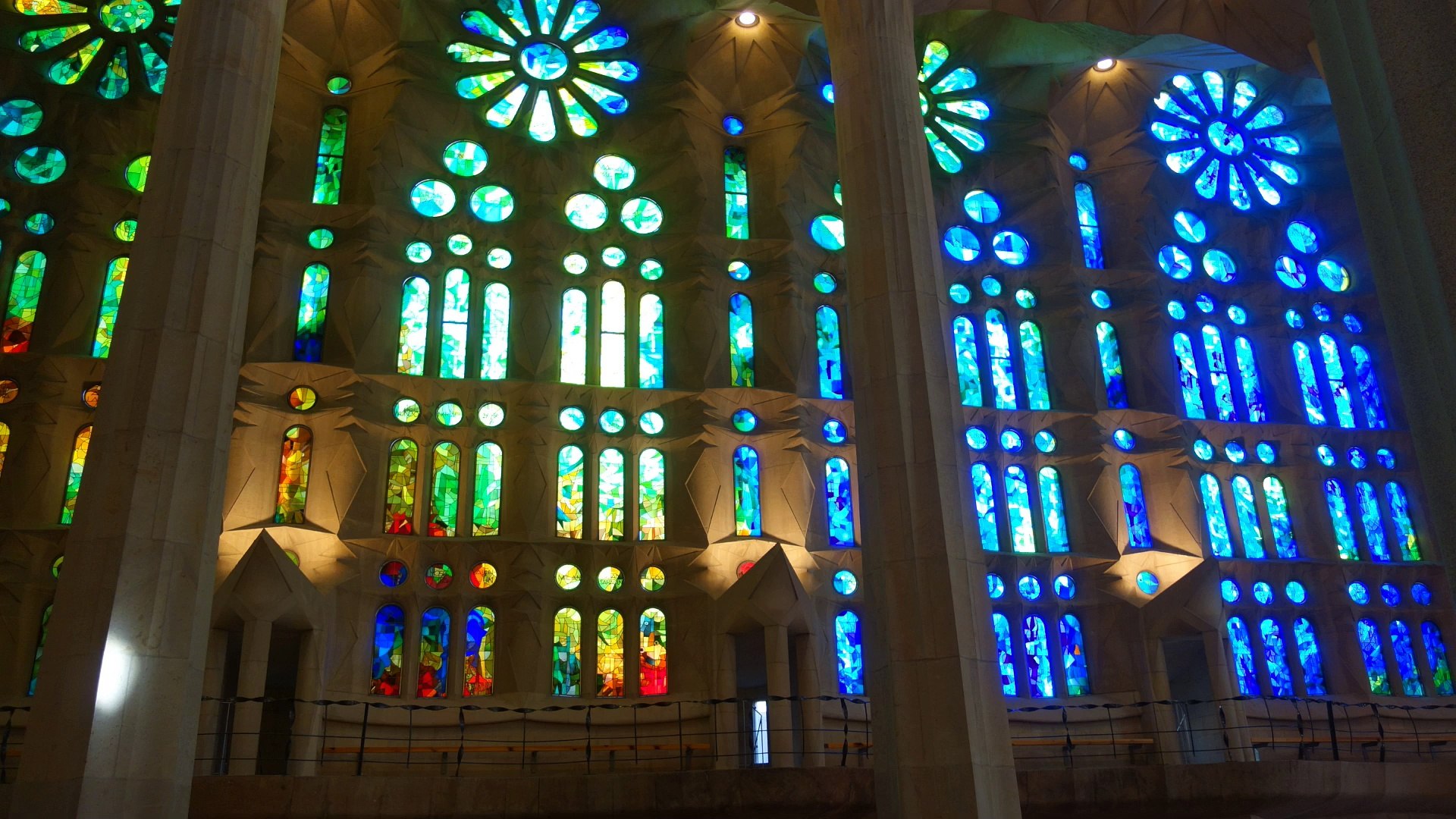 ⁣Barcelona Travel Guide 2017