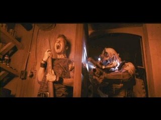 The Divide Nouvel extrait Red Band