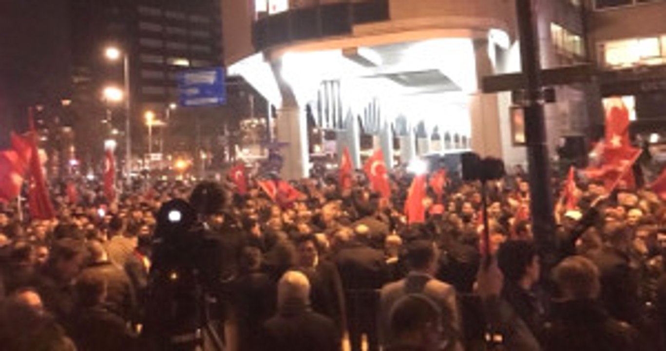 Rotterdam Başkonsolosu Sadin Ayyıldız: Bakan'ımı Karşılamam Engelleniyor