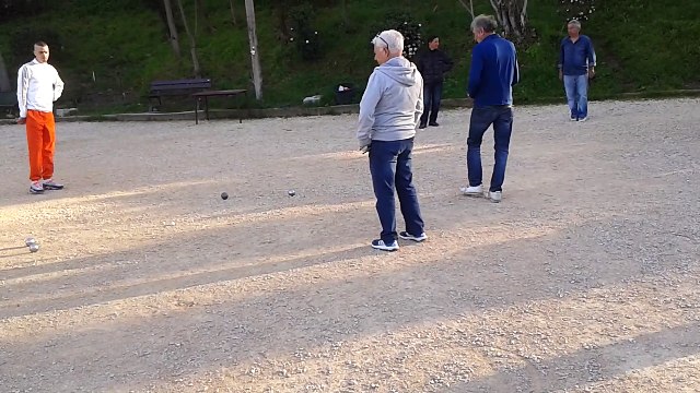 Ben heu nico et françois heu, vince le petit jeune qui grimpe,mourad le tireur(à coté) et jean (ça peu allé)