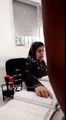 ڤيديو موظفة ترفض مزاولة عملها بمدينة طنجة