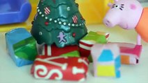 Pig George da Familia Peppa pig abrindo Presente de Natal!!! Em Portugues Tototoykids