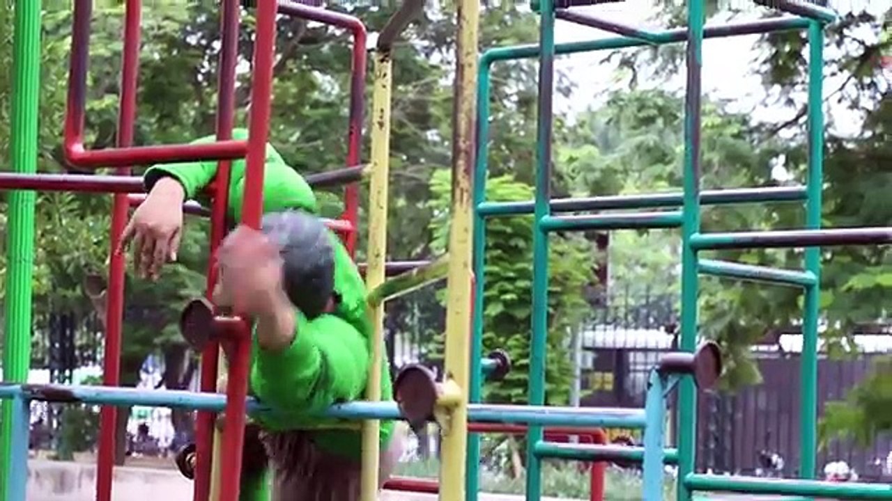 Spiderman Vs Flozen Elsa in Realife ! Hulk Fight Black Spiderman ! Funny Superhero in Real