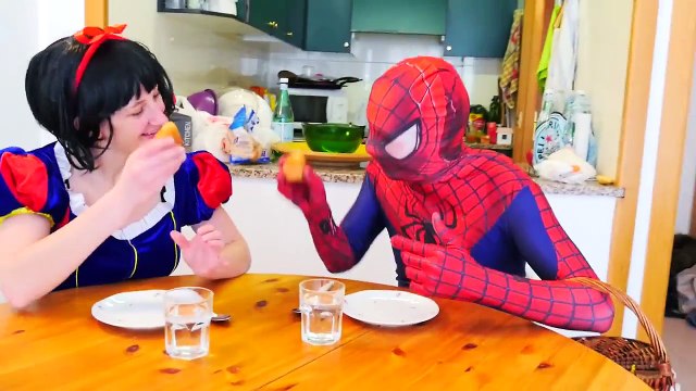 Доктор урод замороженные получил килектор больно в в в в джокер жизнь реальная человек-паук шприц против вес вес вес в