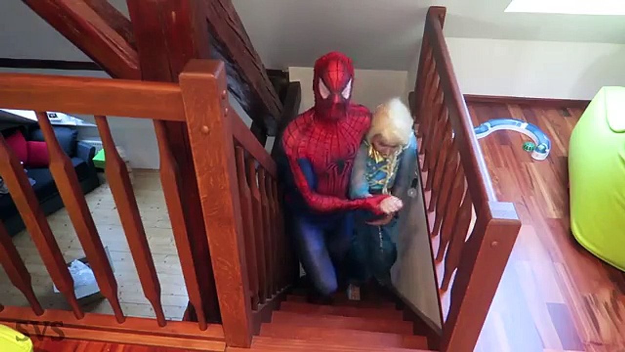 MERMAID FROZEN ELSA vs DOCTOR w/ Spiderman vs Joker POO Pregnant Pink Spidergirl Twins Sup