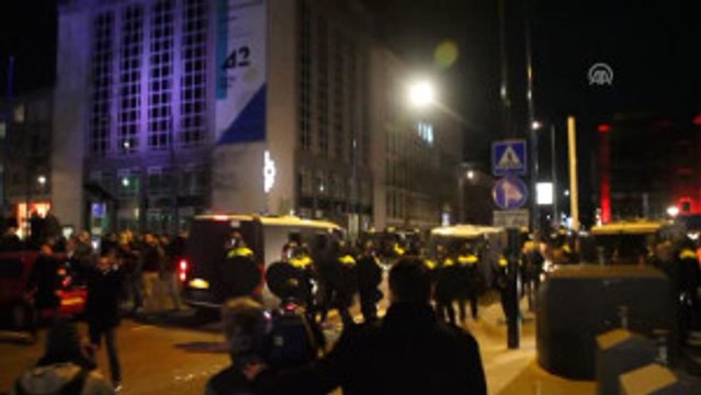 Hollanda'da Türk Vatandaşlarına Polis Köpekleriyle Müdahale