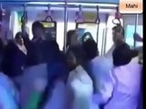 train men lrki ko tng krny waly sath police ny kia kra dekhen - ٹرین میں لڑکی کوتنگ کرنے والا لڑکا