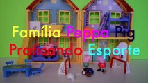 (TototoyKids) Pig George Da Familia Peppa Pig Jogando Bola Com Papai Pig Em Portugues!!!