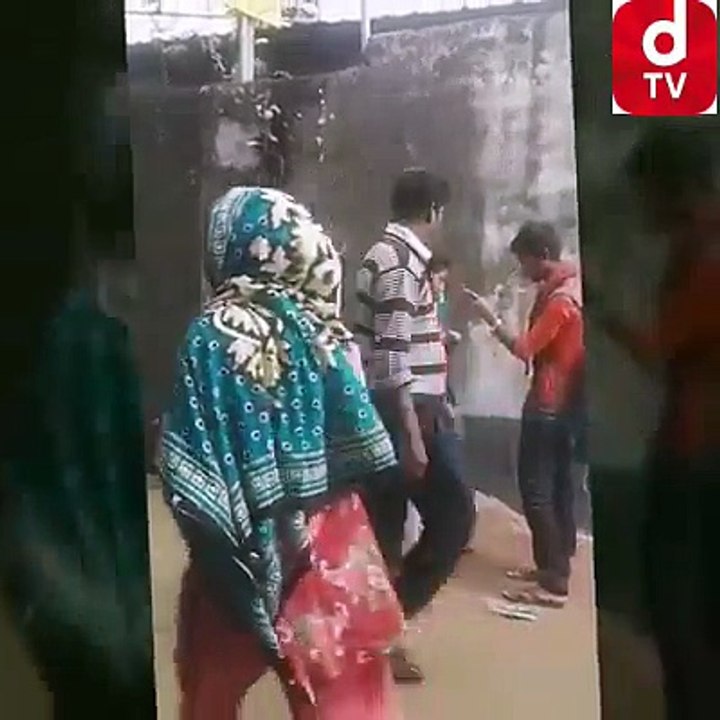 রাস্তা ঘাটে আমাদের নিরাপত্তা কোথায় দেখুন মেয়েটার কি দোষ জানিনা আপনাদের কাছে অনুরোধ শেয়ার করবেন এই জানোয়ারের বিচার হোক