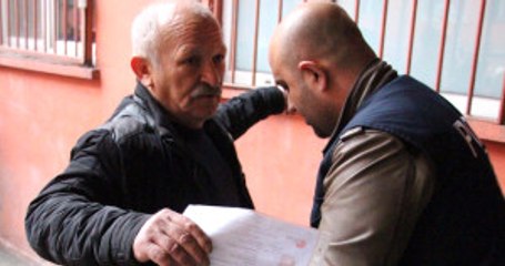 58 Yaşındaki Adam, YGS'ye Girmek İçin Okulun Yolunu Tuttu