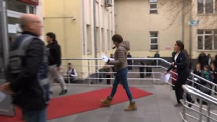 Sınava Geç Kaldılar, Kapıları Tekmelediler