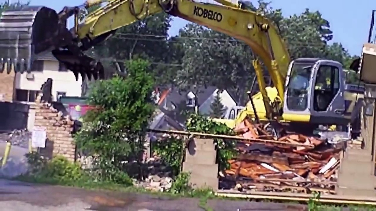 Mighty Machines full episode - At the Demolition Site