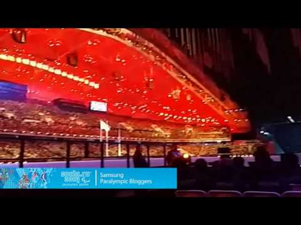 Tatyana McFadden: The wave at closing ceremonies  at Sochi