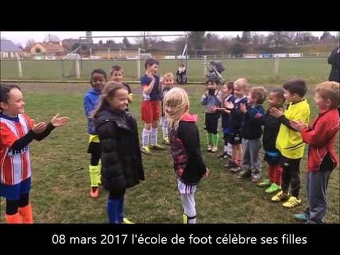 L'école de Foot de St Pierre des Nids célèbre ses filles