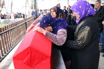 Şanlıurfa Ipsala'da Intihar Eden Asker, Siverek'te Toprağa Verildi