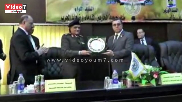 بالفيديو.. محافظ الفيوم و«المحاربين القدماء» يكرمان أسر شهداء ومصابى العمليات الحربية