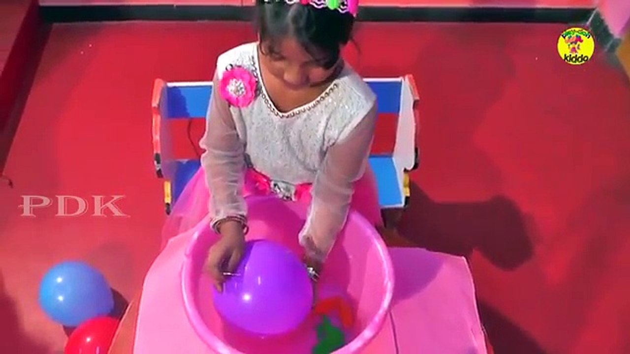 Water Balloons Popping Show Learning Colors For Kids Tub By Beutiful Girl | Color Song For Children