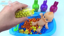 Learn Colours Baby Doll Bath Time M&Ms Skittles Candy Surprise Toys Ben and Holly Little K
