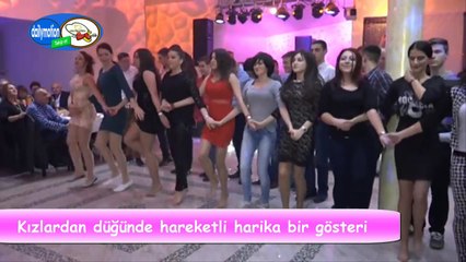 Kızlardan düğünde hareketli harika bir gösteri