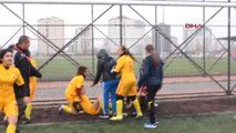 Kayseri'de Kadın Futbolculardan Saç Saça Baş Başa Kavga