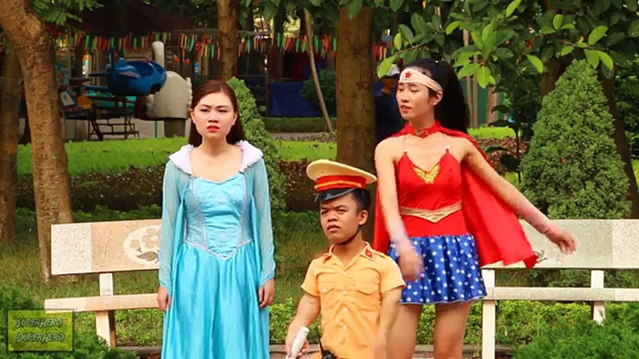 CHRISTMAS SPECIAL Frozen Elsa Spiderman Baby Joker Maleficent Anna Hulk Catwoman! Superher