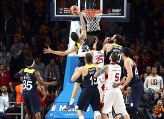 Derbide Kazanan Yine Fenerbahçe!