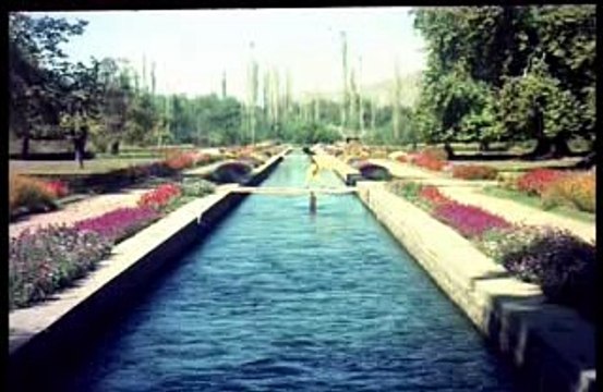 Hum Jab Simat Kay Aap Ki Baahon - Asha Bhosle & Mahendra Kapoor - Lyrics Sahir Ludhianvi - Music Ravi - Film Waqt