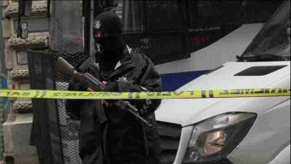 Bandera turca ondeó por 30 minutos en el consulado holandés en Estambul