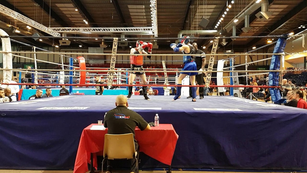 Finale Championnat de France 2017 Classe B FFKMDA 60 kgs / Lucien Descamps (Muay Thai Vendinois) Vs Thomas Guilleau (SMOC Boxes-Loiret)