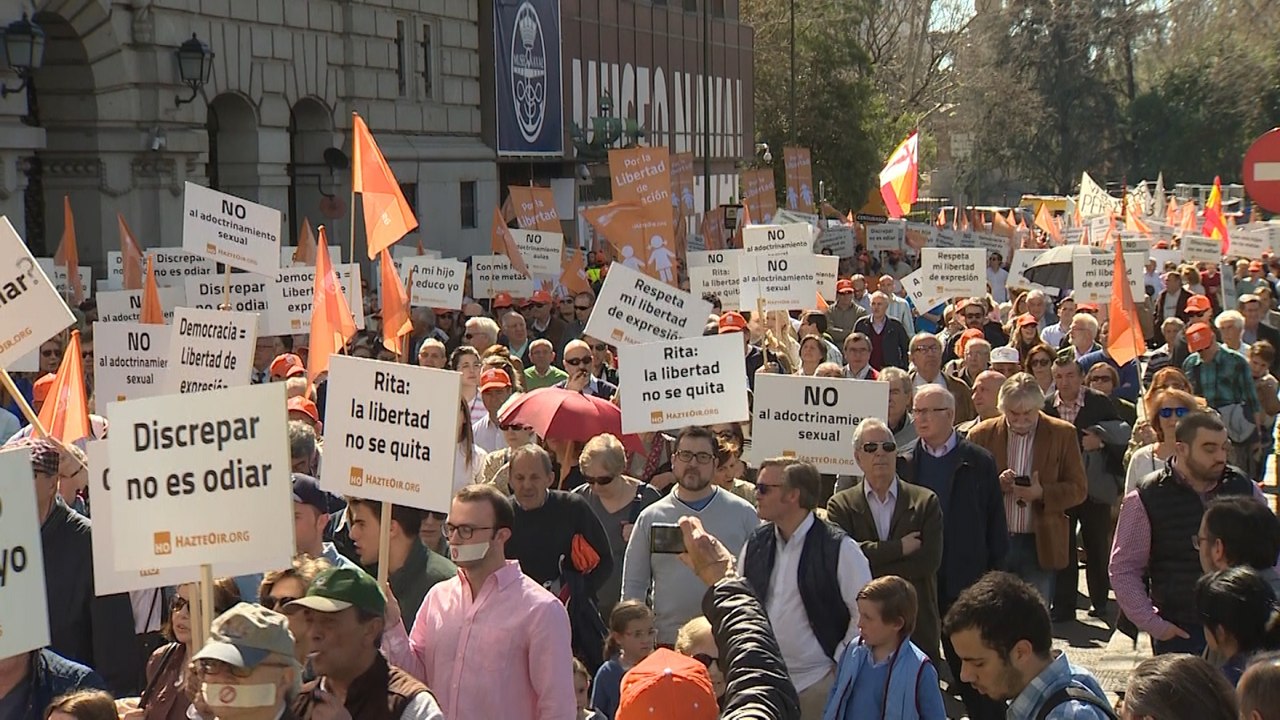 Hazte Oír marcha por la libertad de expresión y educación