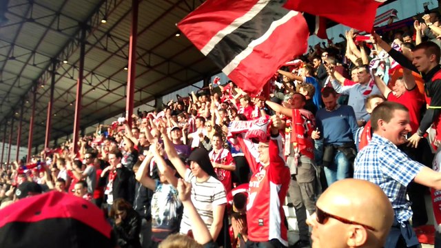 Libération des supporters mouscronnois lors du coup de sifflet final
