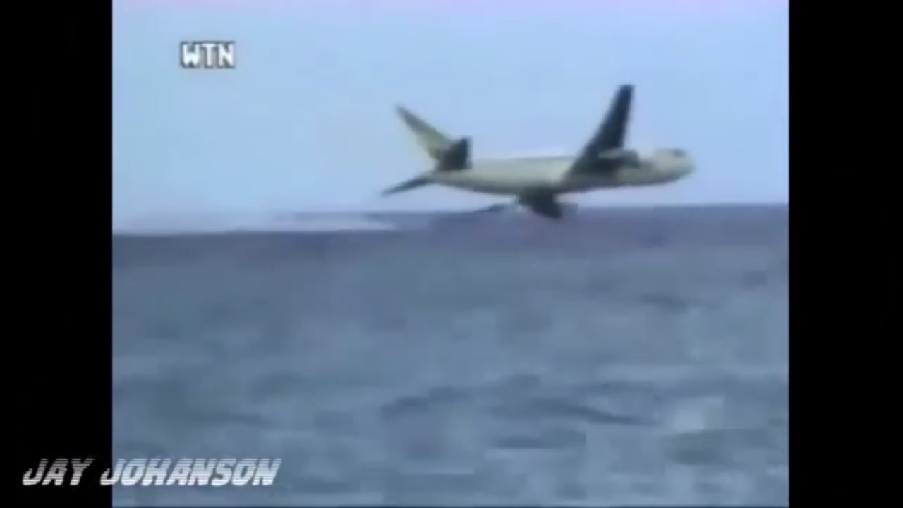 Plane Crashes Caught On Camera