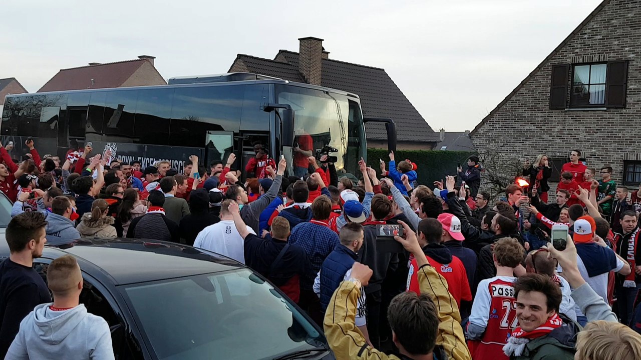 Ambiance de folie pour le retour des joueurs du REM