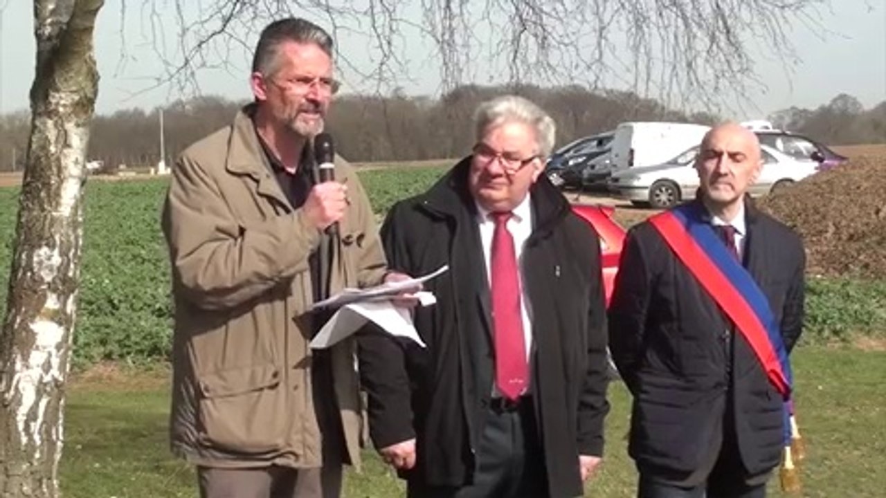 Le PCF rend hommage aux six résistants fusillés à Moulin-sous-Touvent-1/4