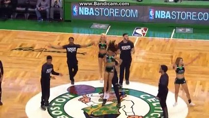 Boston Celtics dancers performance vs Bulls 12/03/2017