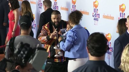 Stars sport quirky styles at Nickelodeon Kids' Choice Awards