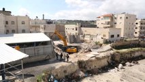 Israil Filistinlilere Ait Bir Binayı Yıktı