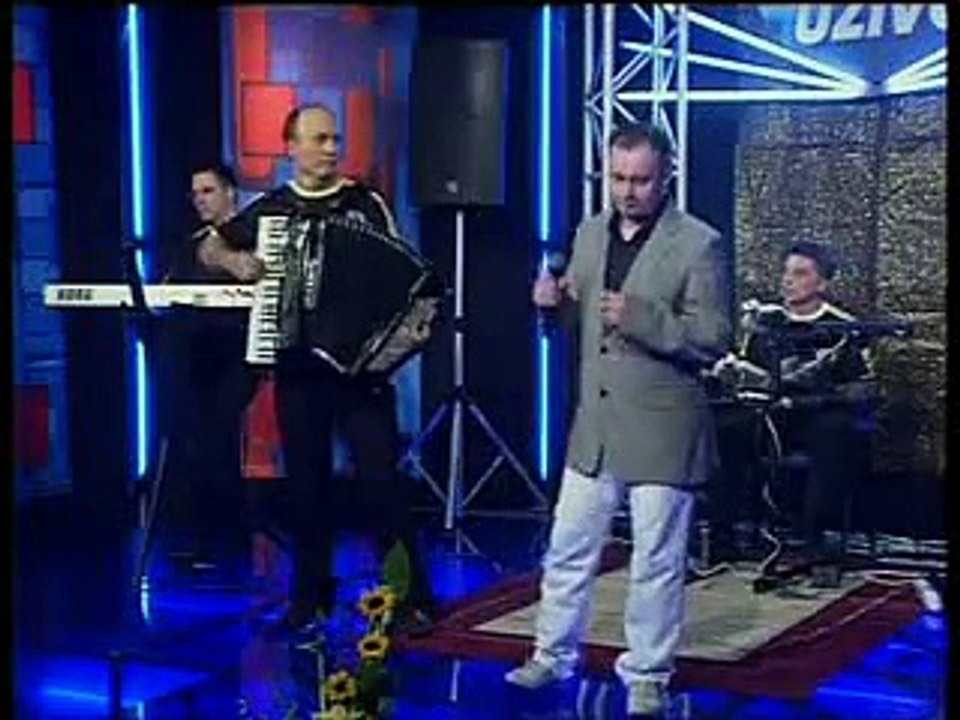 Rasiri ruke majko stara