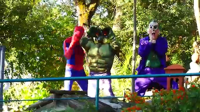 Frozen Elsa loose Costume & Remain Naked?! Vs Joker Prank And Spiderman - Funny Superheroe
