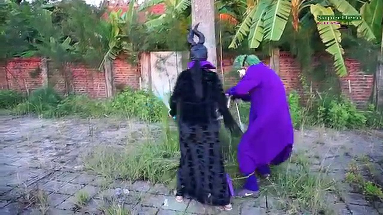 Anna Kidnapped Vs Maleficent Spell! W/ Spiderman & Frozen Elsa Vs Werewolf! Funny Superher