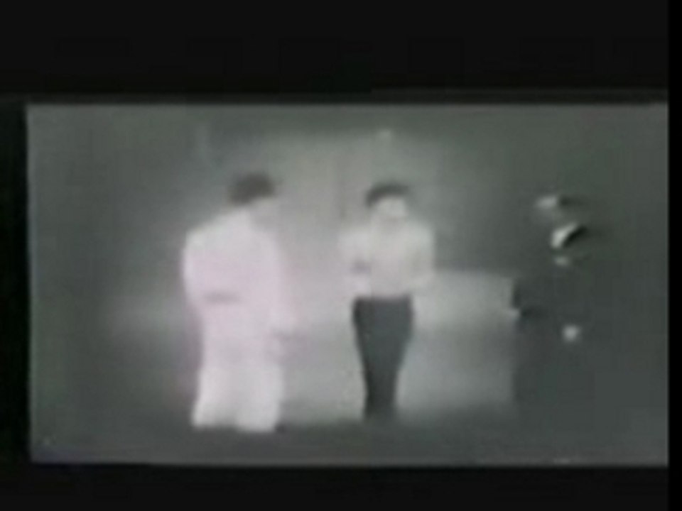 Bruce lee on hong kong tv demonstrating